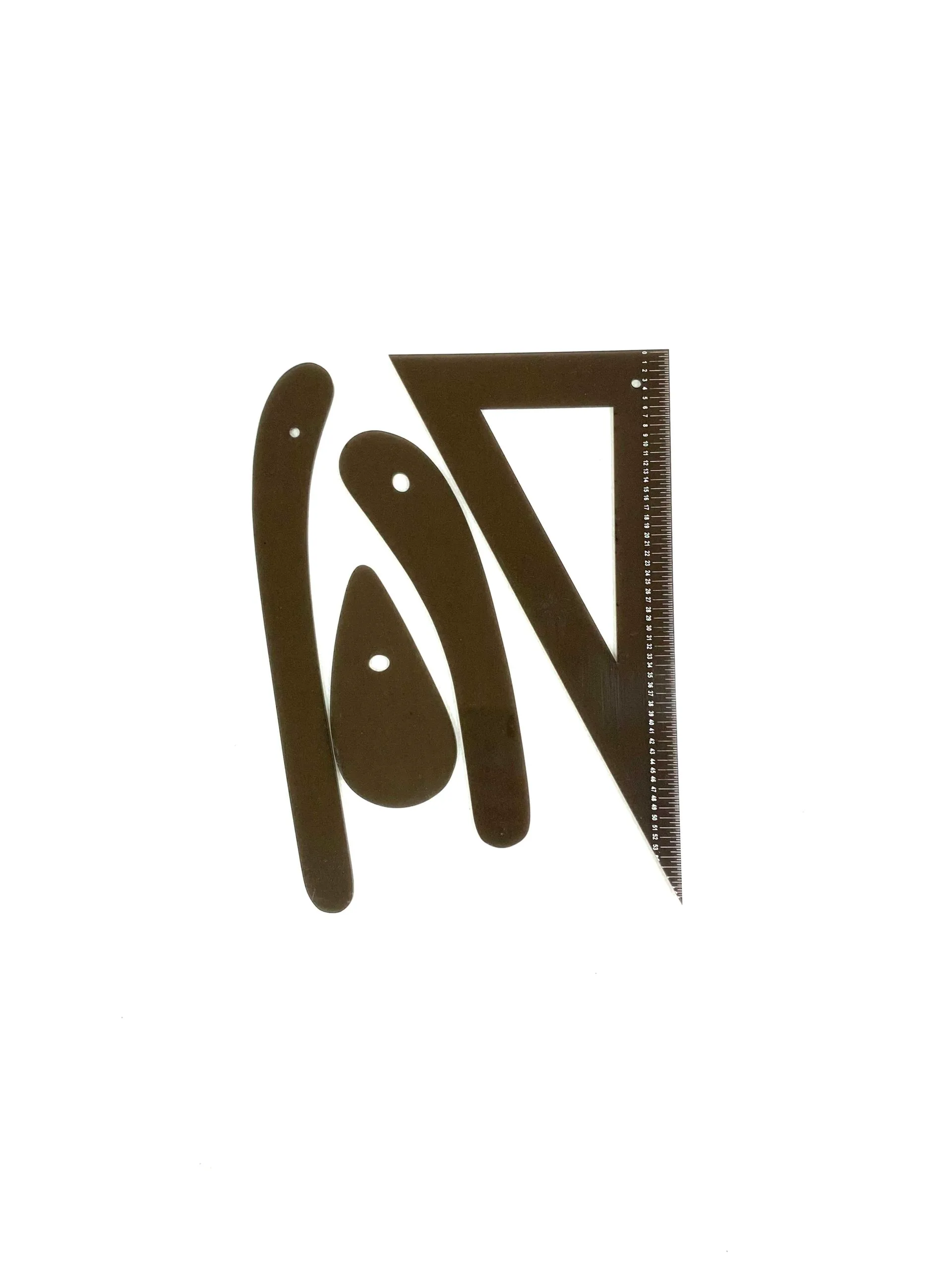 REGLA DE TRAZO / PATRONAJE  BASICO X 4 PIEZAS DE 1/2 ESCALA